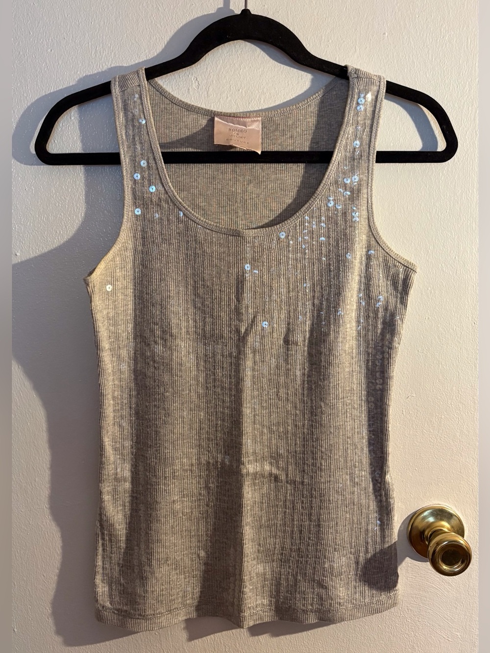 Romeo & Juliet Couture Grey Sequin Sleeveless Top Size Medium